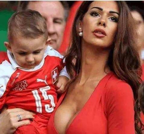 2018世界杯十大最养眼女球迷:中国美少女才排