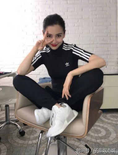 Angelababy撕碎与陈赫绯闻, 与黄晓明机场甜蜜