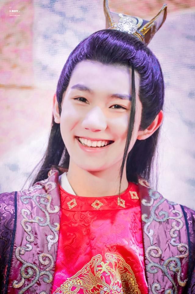 王源王牌对王牌发布会,穿古装英气十足:不会再