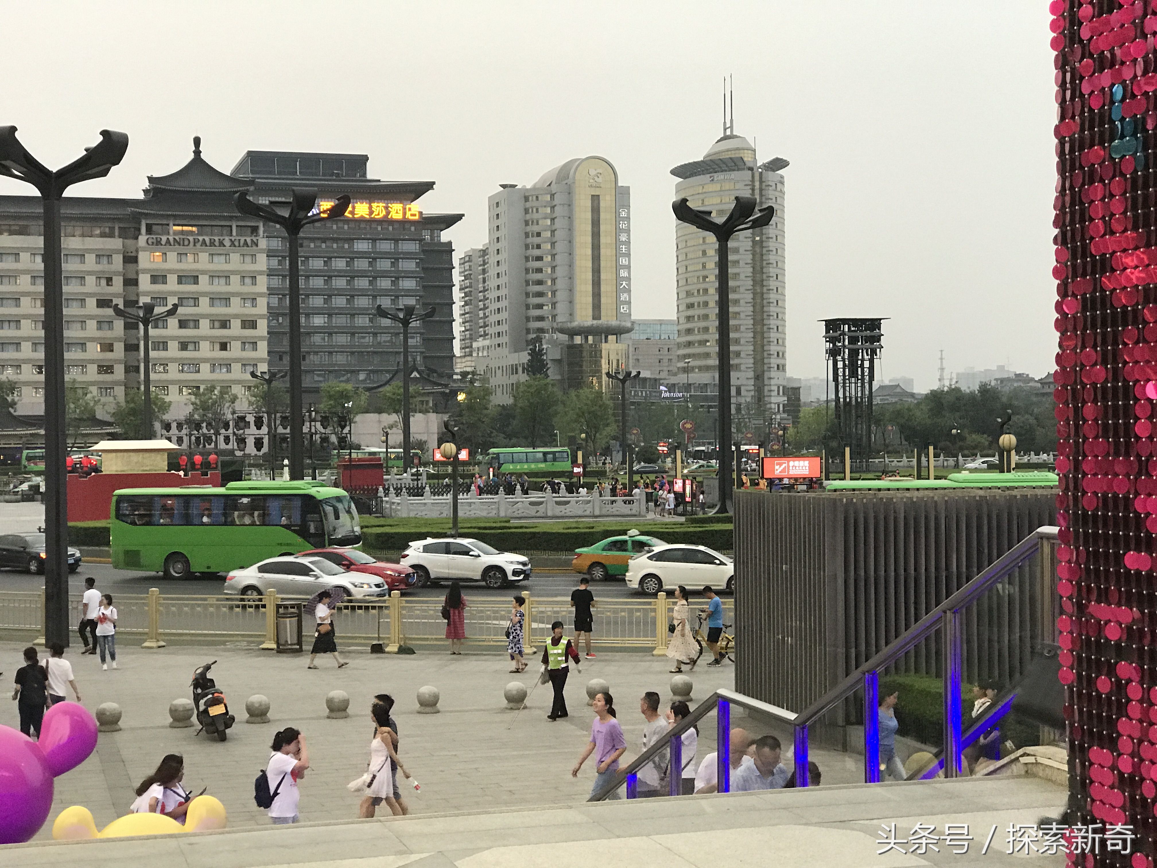 三大高端百货商场齐聚,如今西安南门堪比上海