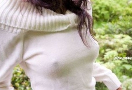 这是什么意思?难道变得更加坚挺了?是的， Houillon说在医学上生理上解剖学上，乳房不会因胸罩支撑重量而被拉紧。相反的，支持乳房的组织不会发展，会因此萎缩。