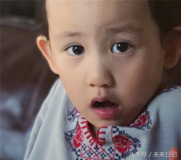 黄磊孙莉带妹妹人儿演出 母女俩自拍 妈妈被很