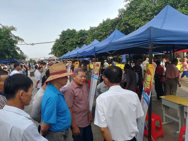 文昌市2018年就业扶贫蓬莱专场招聘会举行