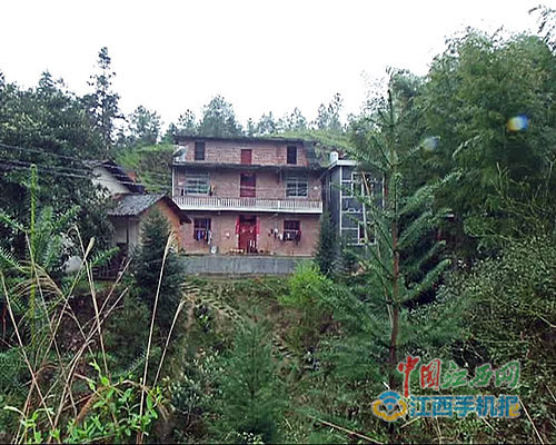 江西一男子被前妻及其情人杀死在自家卧室里