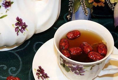 红枣枸杞泡水喝好处多,但这4个禁忌你必须知道