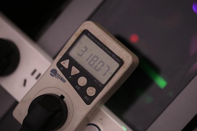 A卡性能王者,功耗温控同样出色,华硕RX580评