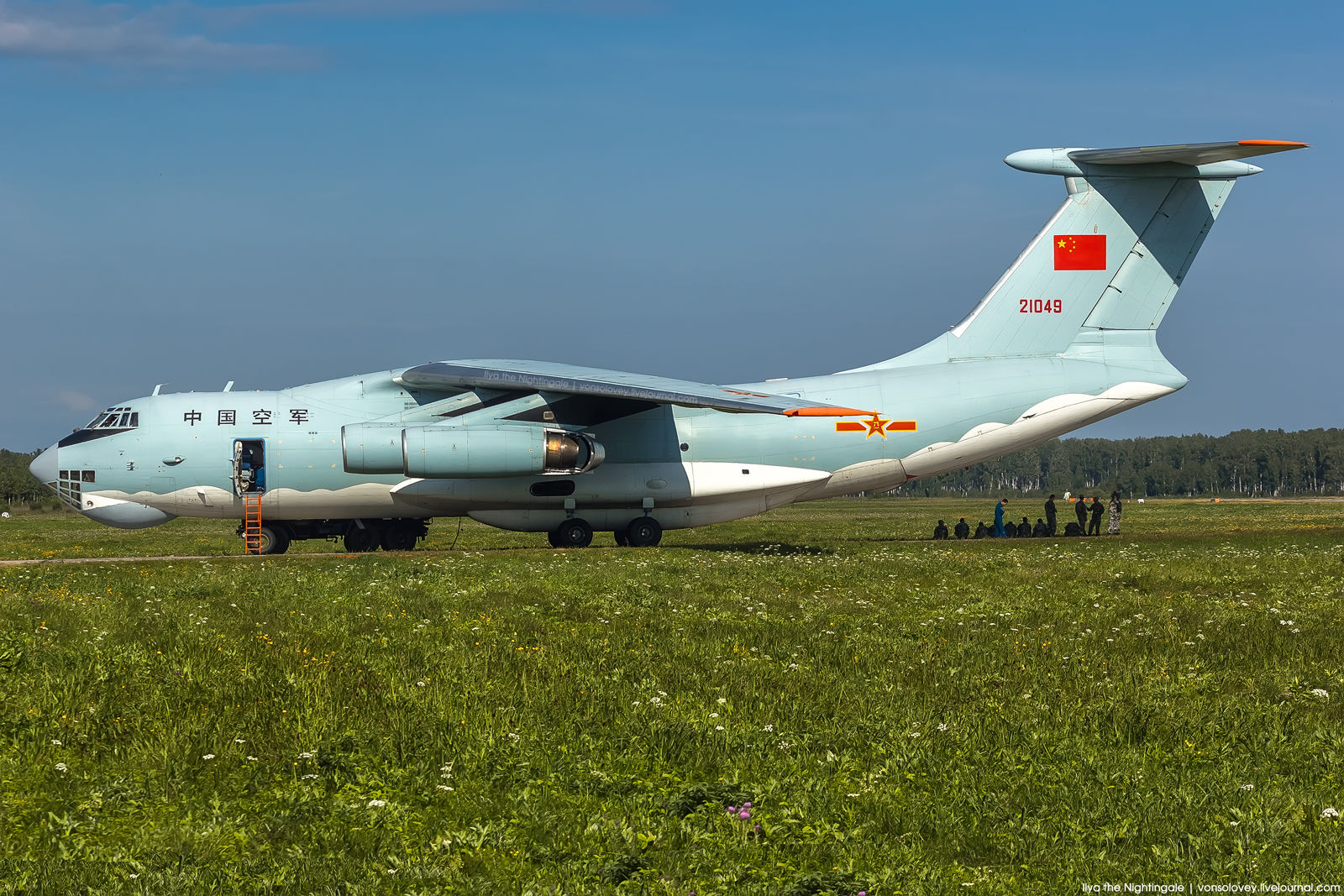 俄罗斯摄影师镜头里中国参加演习战机
