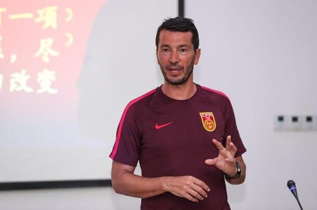 国足有希望了!巴萨教练豪言:这些人能改写中国