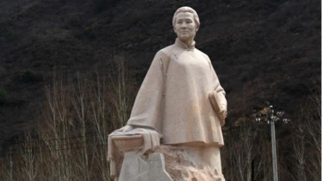 歌曲传唱地标介绍——英雄母亲邓玉芬雕塑主题广场 歌曲传唱地标介绍——英雄母亲邓玉芬雕塑主题广场