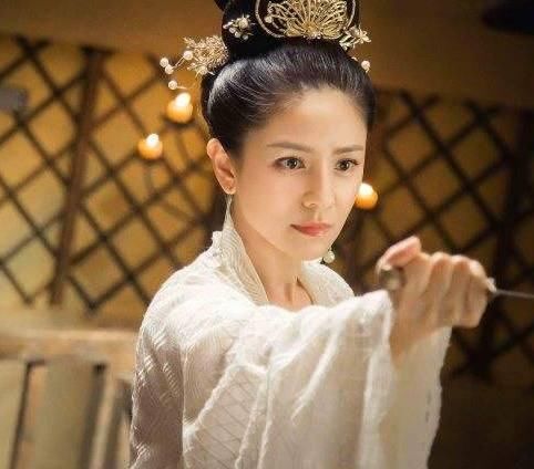 2018年最火的一部古装女性励志电视剧,竟然不