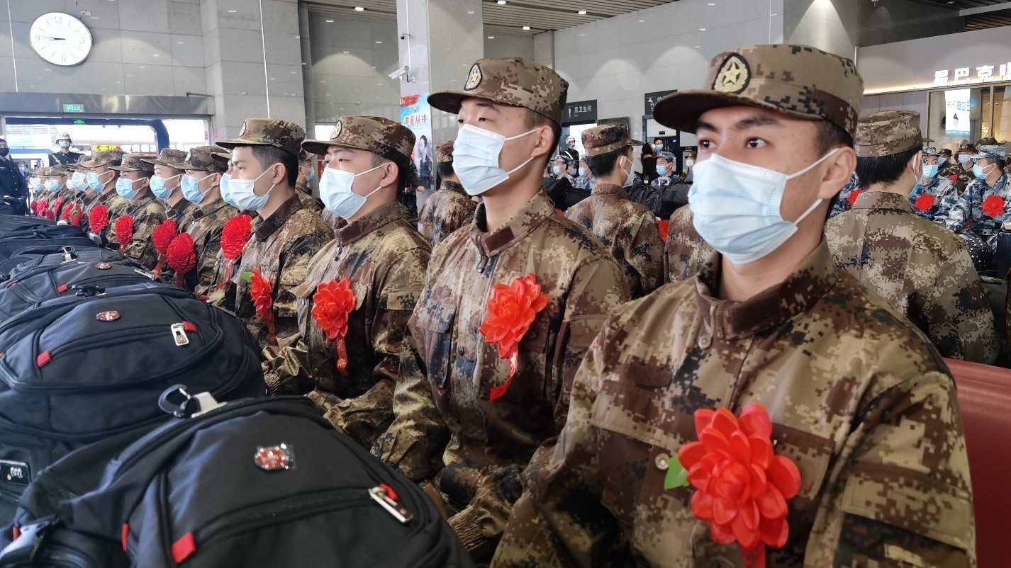 2021年首批北京新兵启程赴军营    大学毕业生征集比例超过30%