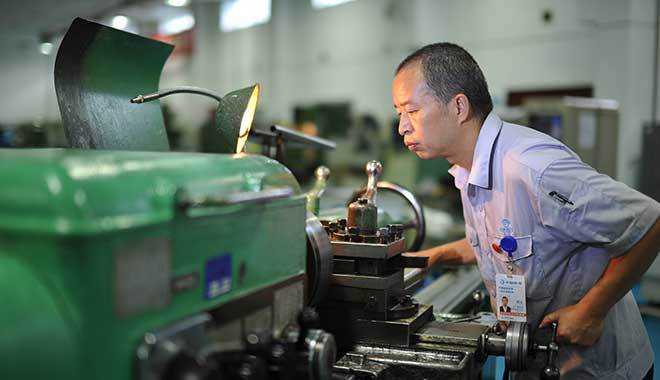 【中国梦实践者】陶安:31年用坚持铸造的“车工大王” 【中国梦实践者】陶安:31年用坚持铸造的“车工大王”
