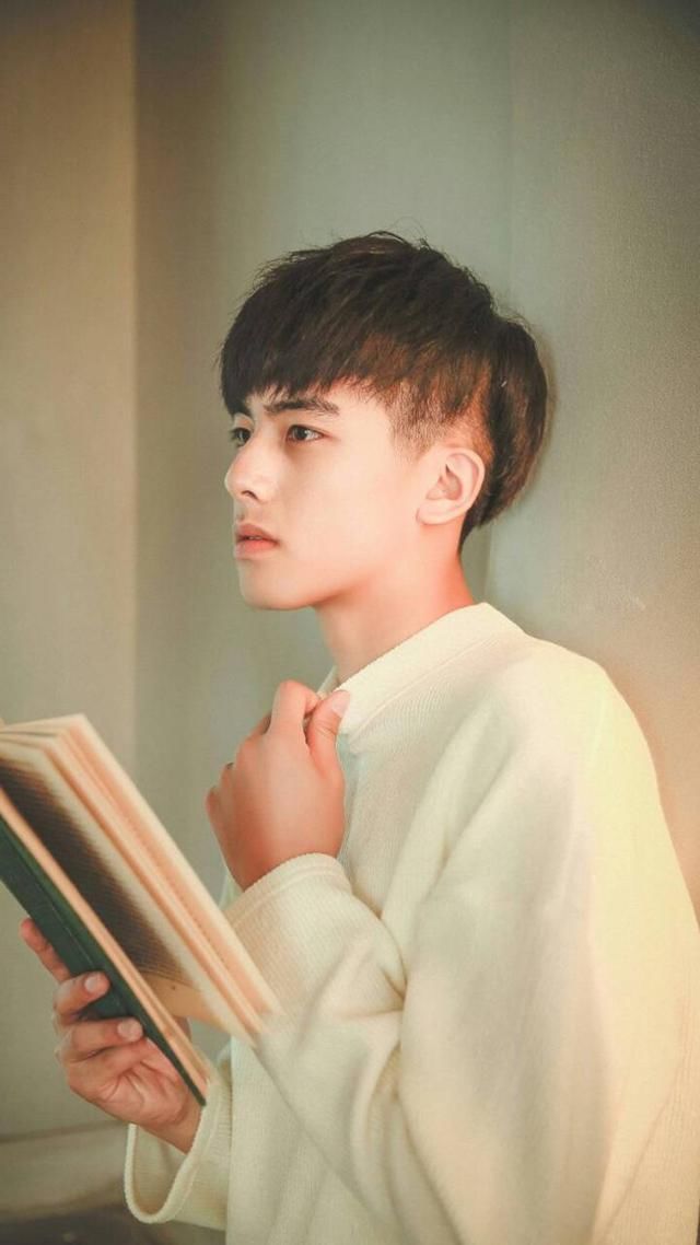 鹿晗杨洋都已过气,网评六大小鲜肉出炉,每一个