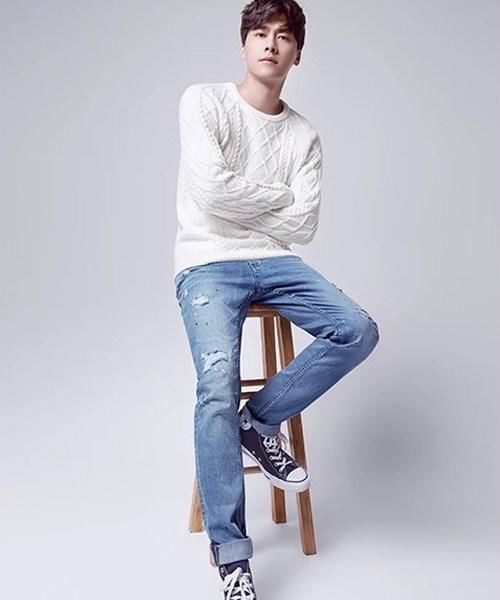 男星穿白毛衣,王俊凯时尚,张艺兴呆萌,看到他网
