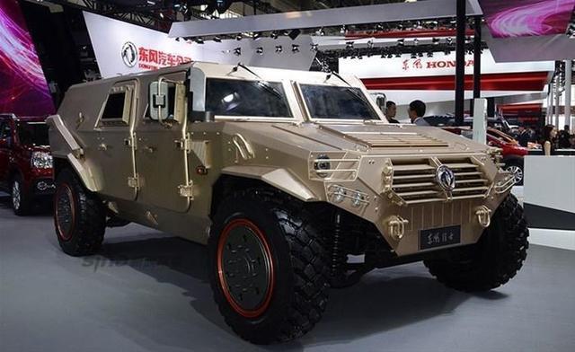 解放军土豪金猛士越野车!高大上超悍马,造价是个谜!