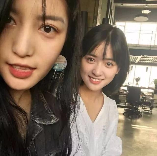 孙俪为经纪人发声,杨幂见经纪人秒变树懒,而他