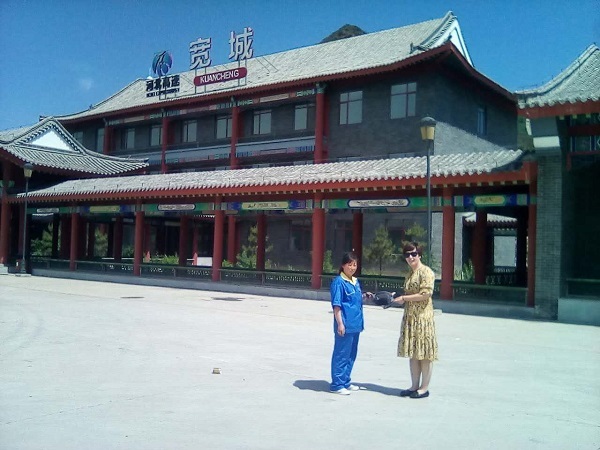 驱车80公里追寻失主 避暑山庄门前送还失物--承秦高速公路(承德段)宽城服务区急顾客之所急 驱车80公里追寻失主 避暑山庄门前送还失物--承秦高速公路(承德段)宽城服务区急顾客之所急