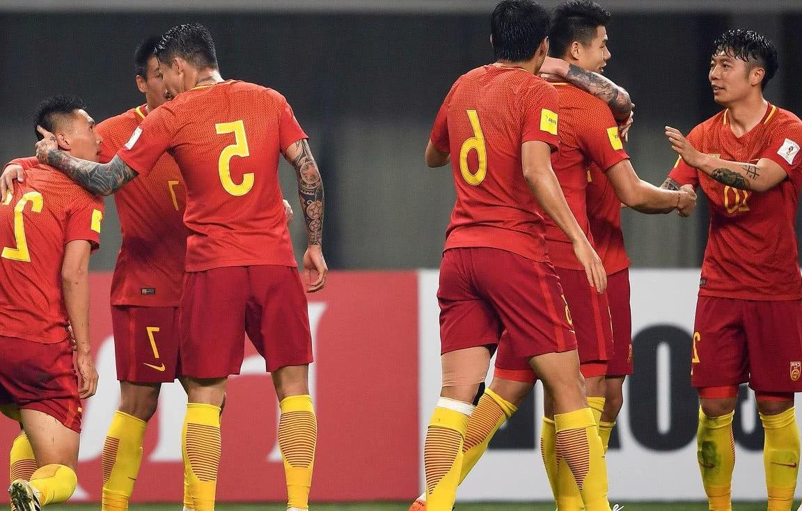 论梅西世界级停球射门VS国脚停球5米远,不!8