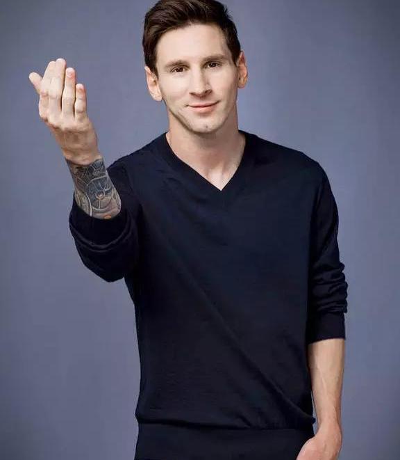 足球巨星梅西刮胡子上了热搜?颜值重回巅峰,网