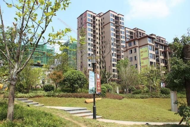 棚改叫停?楼市将哑火?房价要降了?