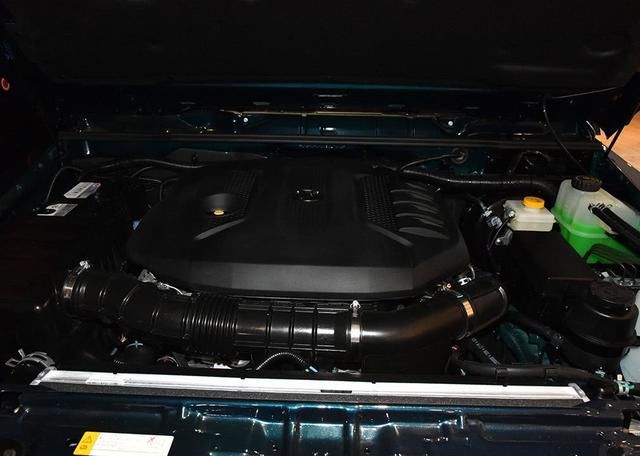 最大扭矩350牛米,虽然数据比较主流,不过大家都知道,萨博是涡轮发动机