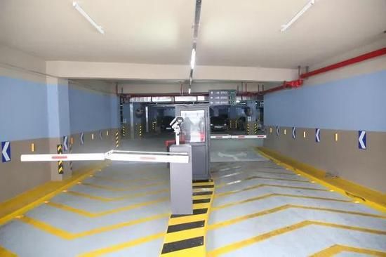 智能停车库入口