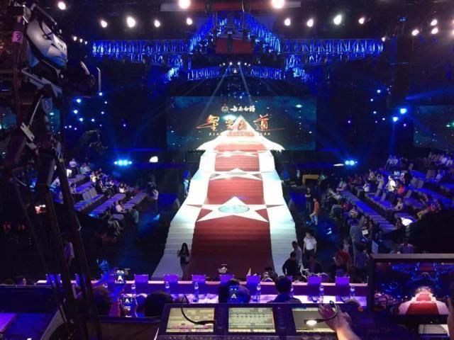 17日娱乐热点:崔永元喊话王中军卖房救市,网友