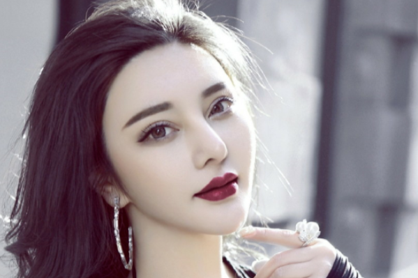 大陆美女模特冯雨芝个人资料简介,冯雨芝写真图