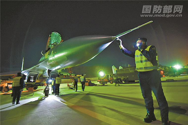 西部战区空军航空兵某旅高原驻训掠影-北京时间