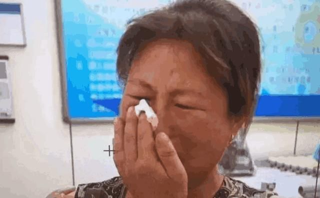 13岁少年离家出走,被逼和同学39岁单亲母亲发