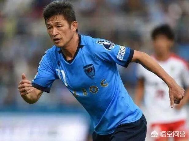 业余足球踢前锋,年轻时就靠速度,到了中年该怎