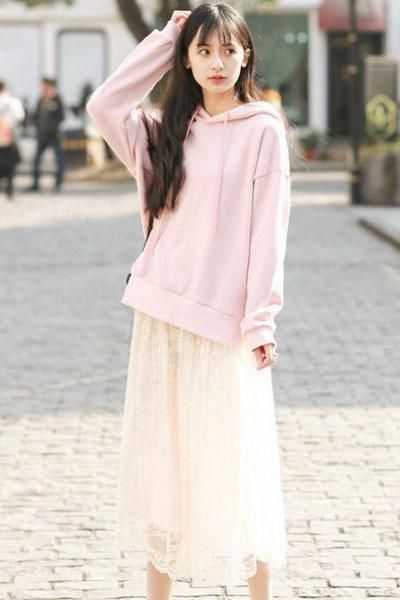 粉色卫衣这样搭配,整个人都萌萌哒,彰显青春活