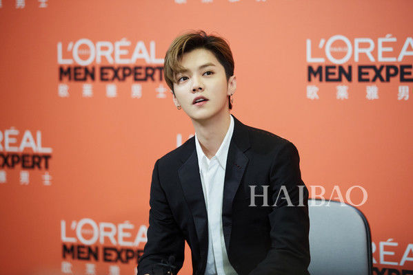 七号型男鹿晗助阵巴黎欧莱雅 型男足球赛!与李