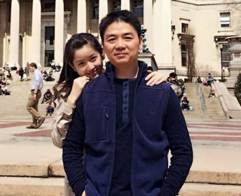 刘强东儿子现已12岁,奶茶妹妹称他少爷,而少爷