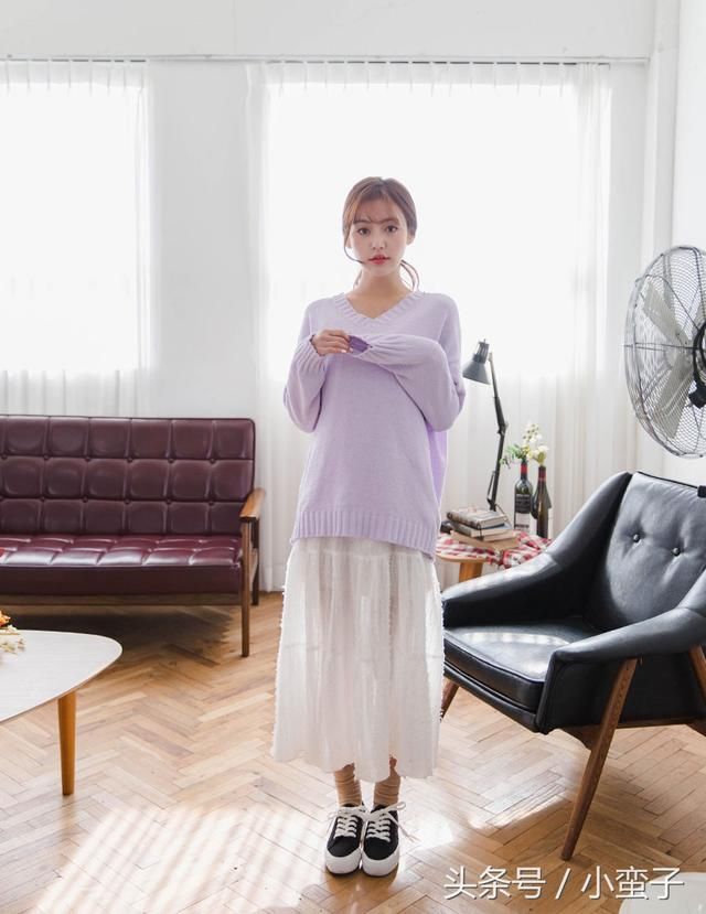 阳春三月出游穿什么 毛衣or卫衣配半身裙甜美