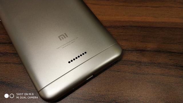 红米国民体验官小屏高性能,百元机也可以感动