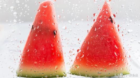 谨慎!夏天这样吃西瓜会死人,只有不到1%的人知