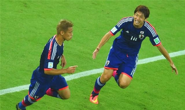 世界杯日本队一雪前耻,碾压强队哥伦比亚,国足