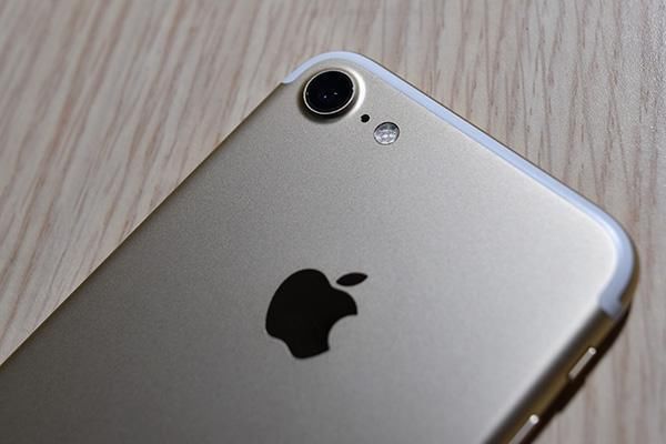 苹果三星坚果华为,四款不值得购买的手机型号介绍