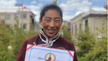 藏族女孩患上恐怖的肝包虫 院士7小时手术切除近9厘米瘤体