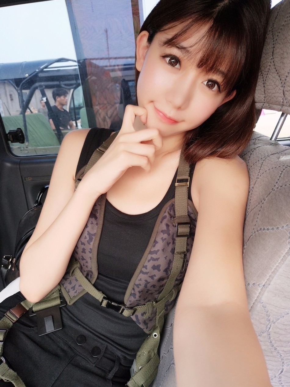 "小志玲"陈潇工作满档 清纯可人约拍不断