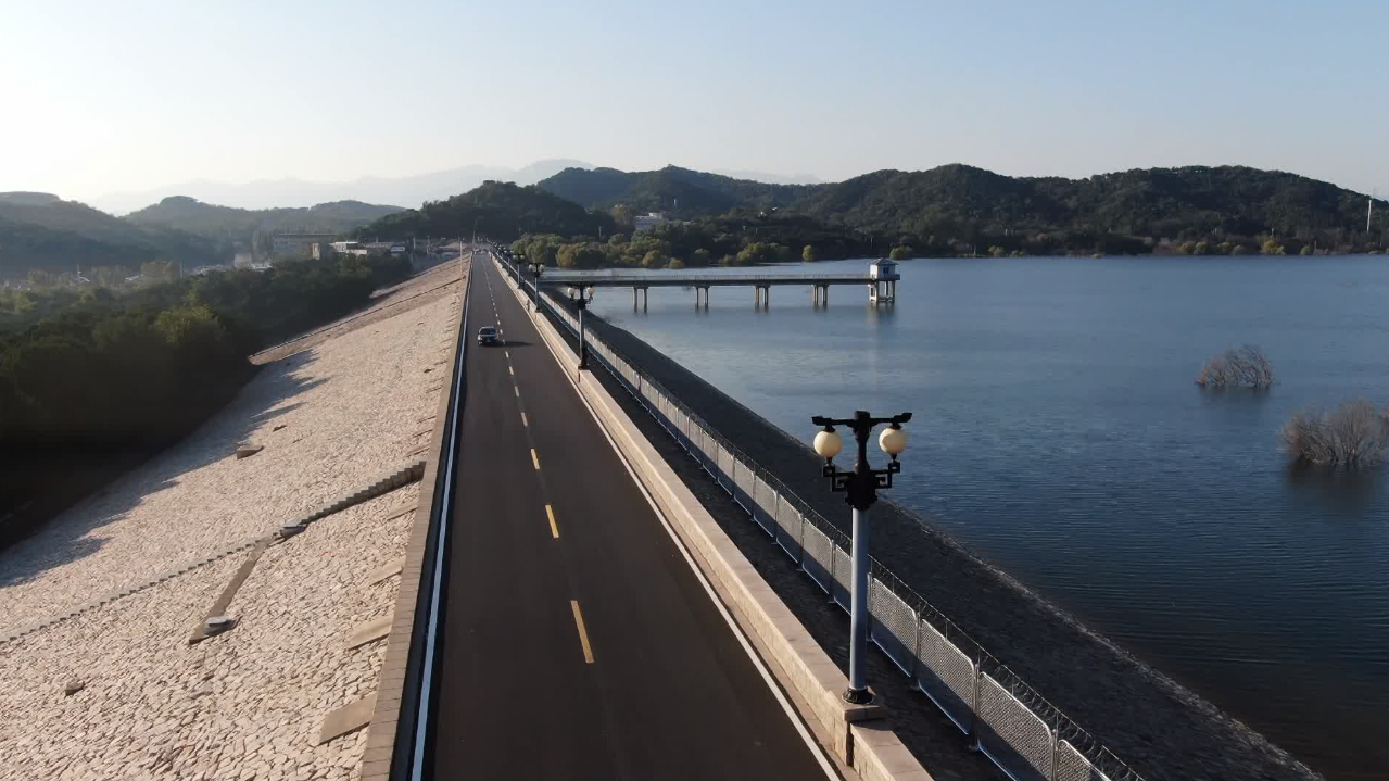 最美风景线 ! 密云水库环湖公路 枫林醉染尽收眼底 最美风景线 ! 密云水库环湖公路 枫林醉染尽收眼底