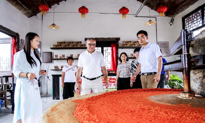 山东鲁能泰山足球队主教练马加特来滨州考察