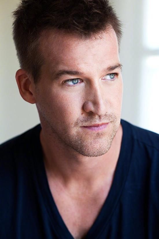 《复仇者联盟4》的救星?揭秘漫威新英雄惊奇队长