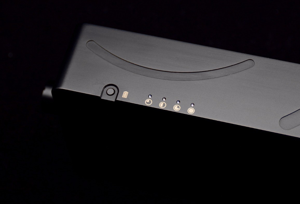 宝盒,磅礴凌厉--AROMA A100便携平衡耳放评