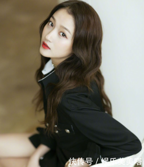关晓彤真不一般,光素颜照就能美艳众人,难怪鹿
