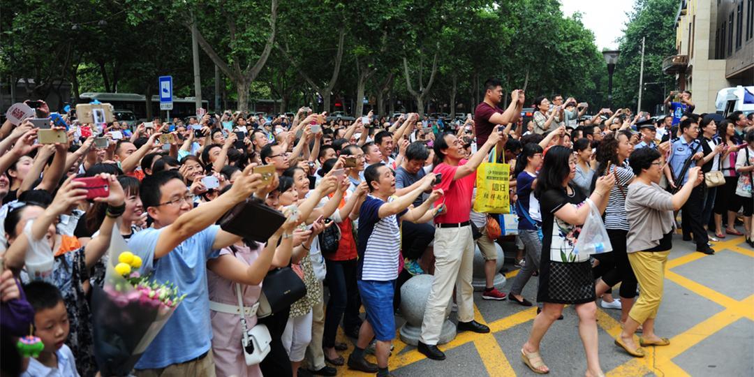 透视狂热追星现象 揭秘粉丝疯狂心理