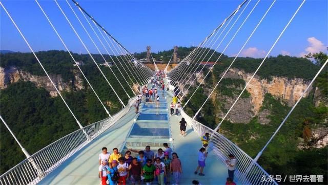 东莞首个玻璃栈道,比张家界玻璃栈道还刺激,开