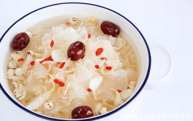 45岁女工人咳嗽4个月,查出肺癌晚期,含泪给儿