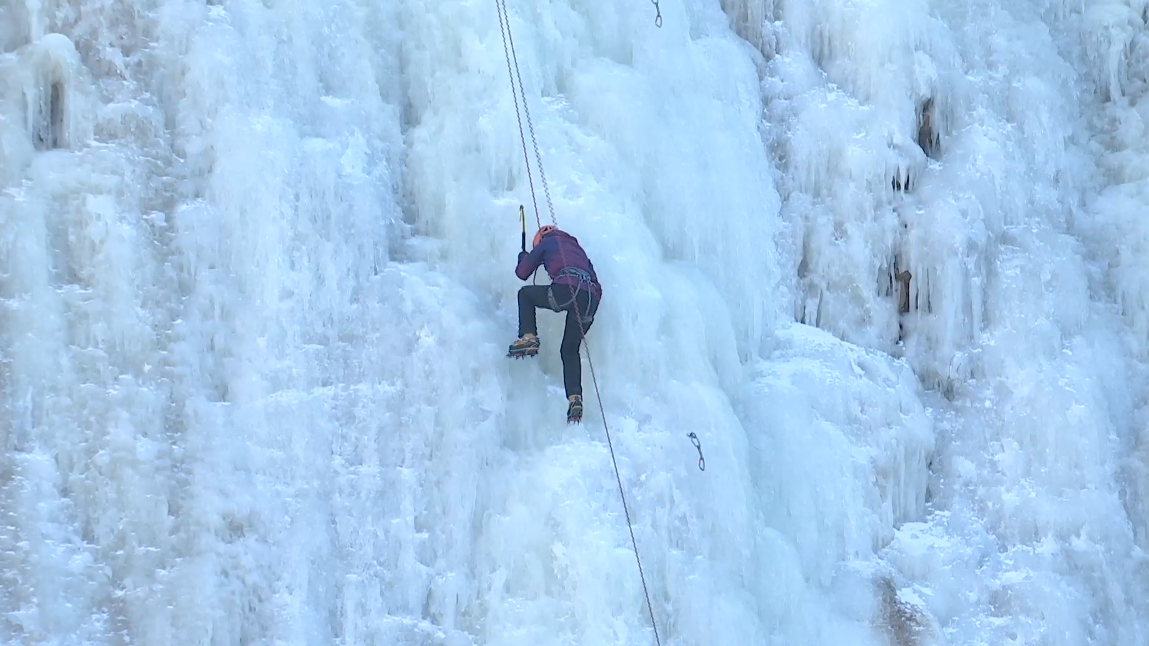 虎峪景区绝美冰景 足以惊艳整个冬天! 虎峪景区绝美冰景 足以惊艳整个冬天!